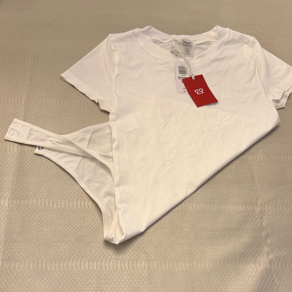 Aritzia White Short Sleeve bodysuit Tee